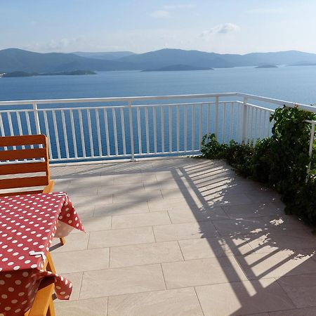 Bella Vista Apartman Komarna Kültér fotó