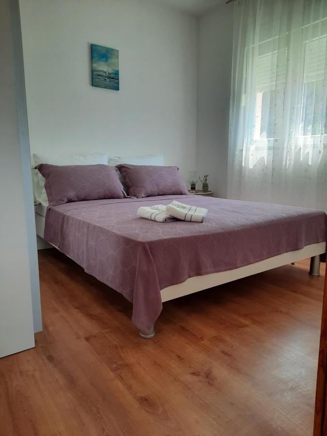 Bella Vista Apartman Komarna Kültér fotó