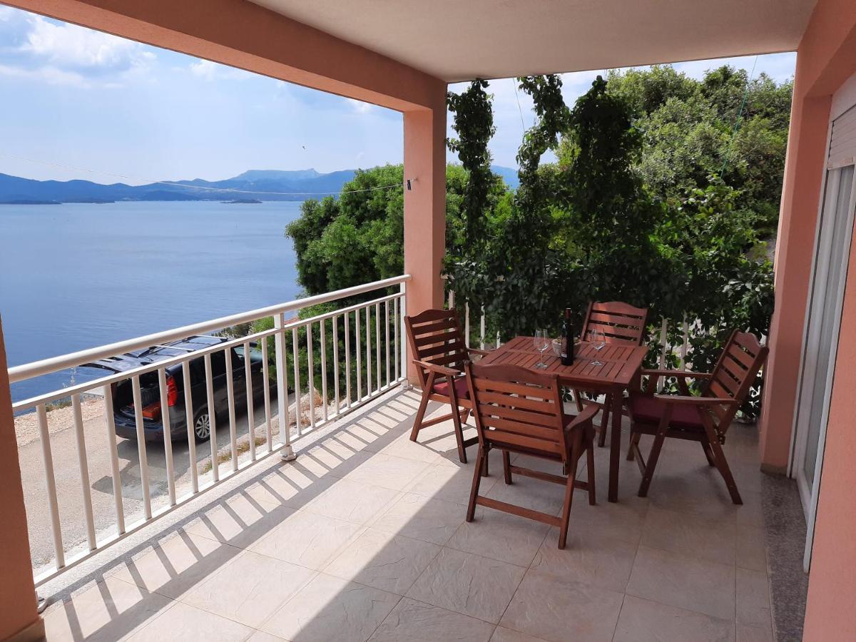 Bella Vista Apartman Komarna Kültér fotó