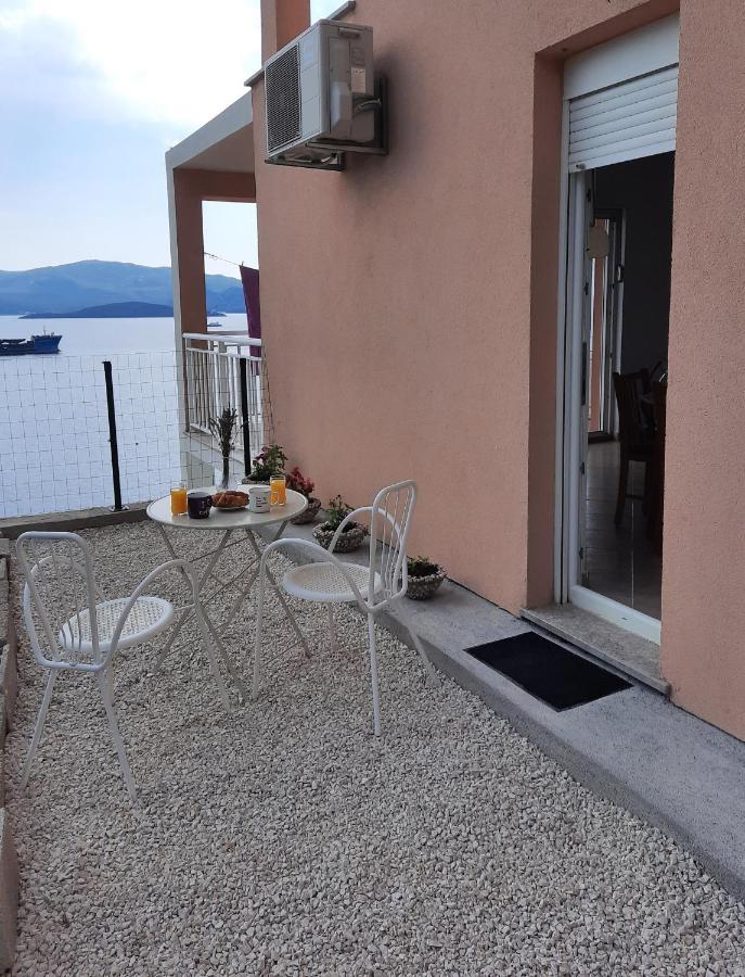 Bella Vista Apartman Komarna Kültér fotó