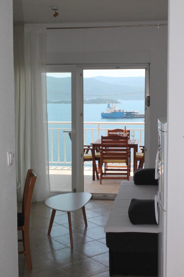 Bella Vista Apartman Komarna Kültér fotó