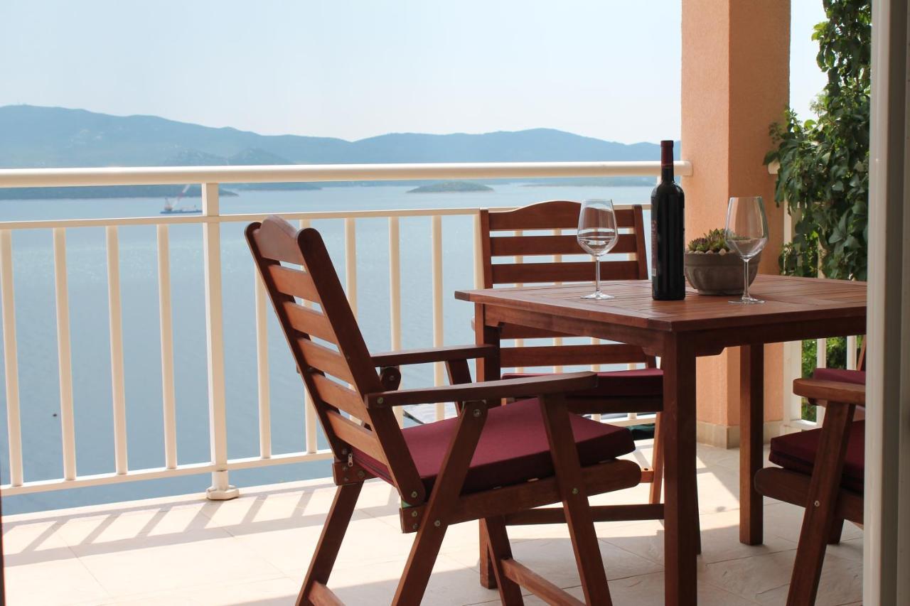 Bella Vista Apartman Komarna Kültér fotó