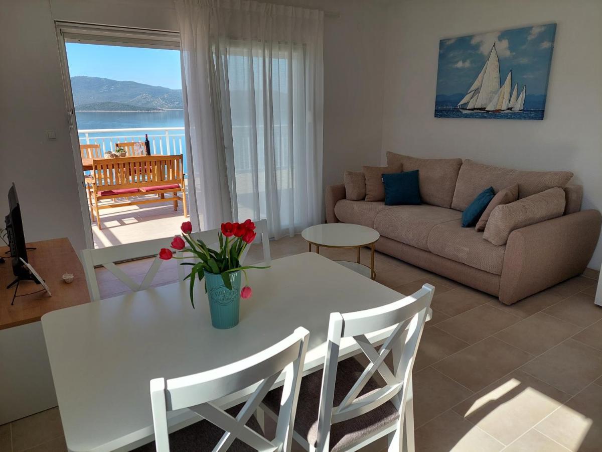 Bella Vista Apartman Komarna Kültér fotó