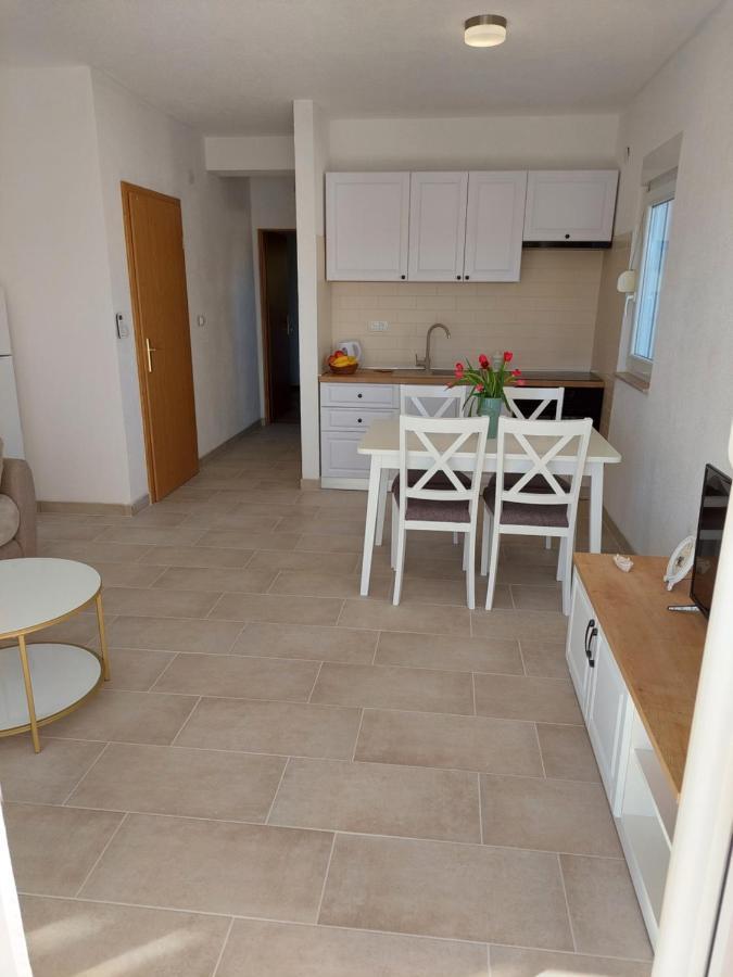 Bella Vista Apartman Komarna Kültér fotó
