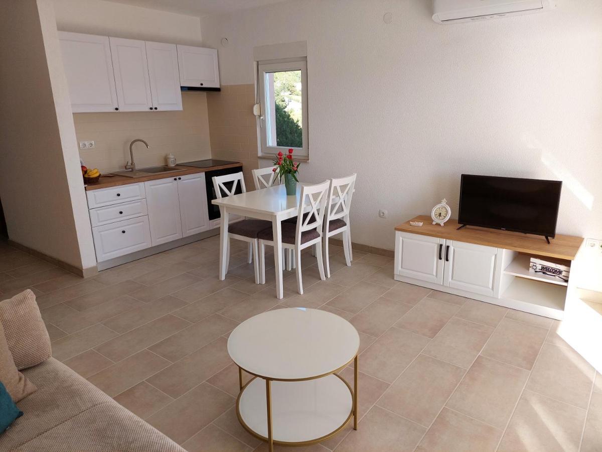 Bella Vista Apartman Komarna Kültér fotó