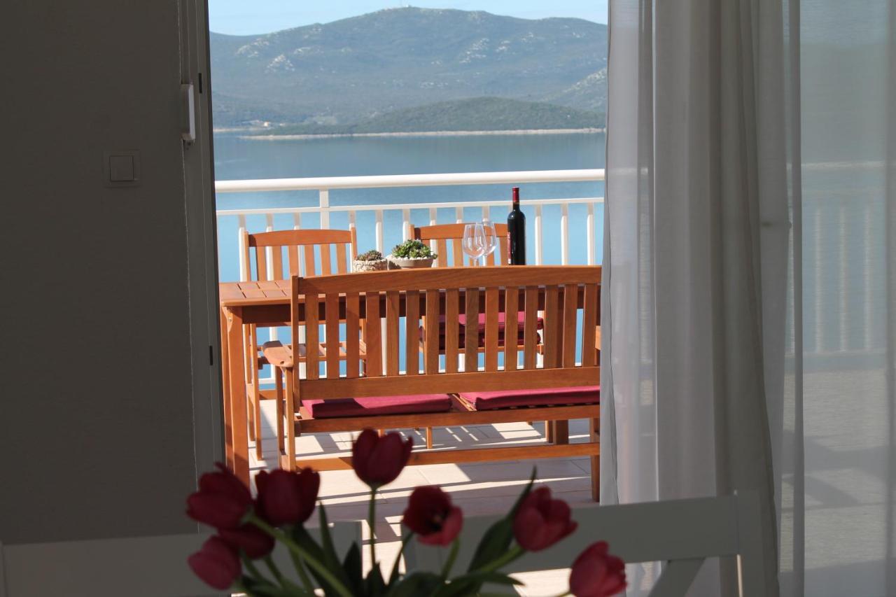 Bella Vista Apartman Komarna Kültér fotó