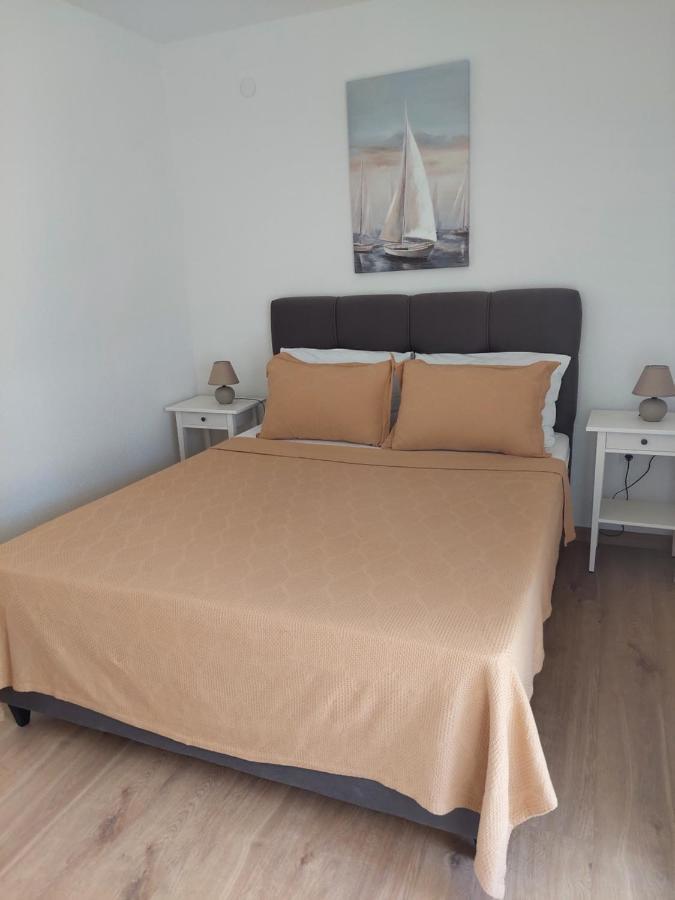 Bella Vista Apartman Komarna Kültér fotó