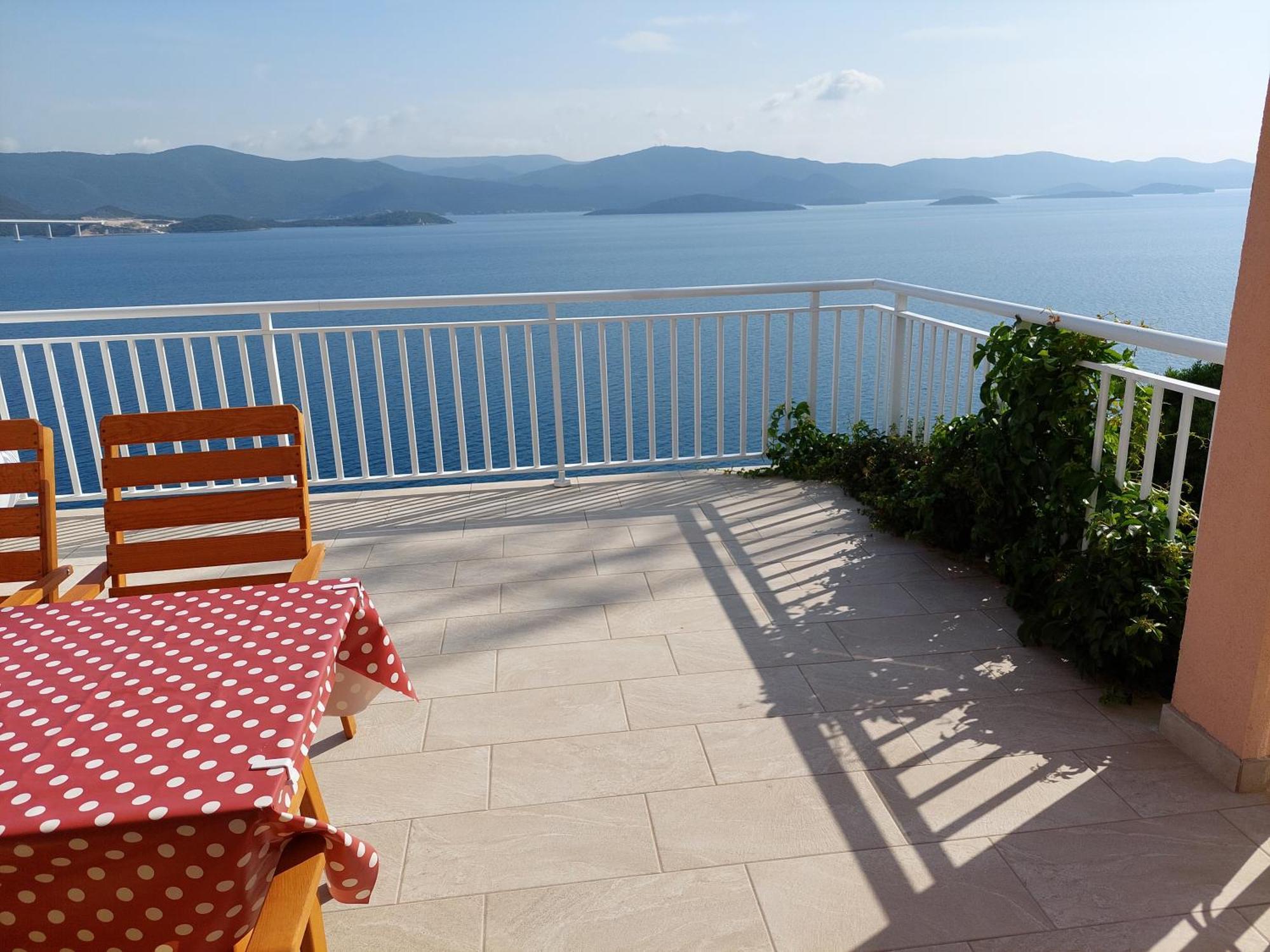 Bella Vista Apartman Komarna Kültér fotó